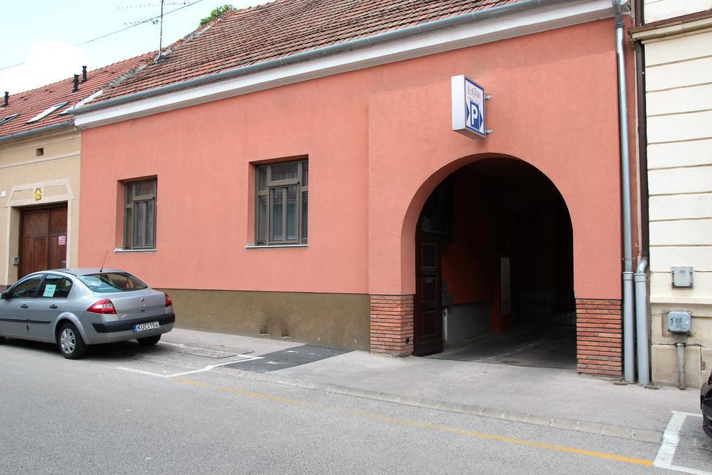 Erhardt Superior Rooms Σόπρον Εξωτερικό φωτογραφία
