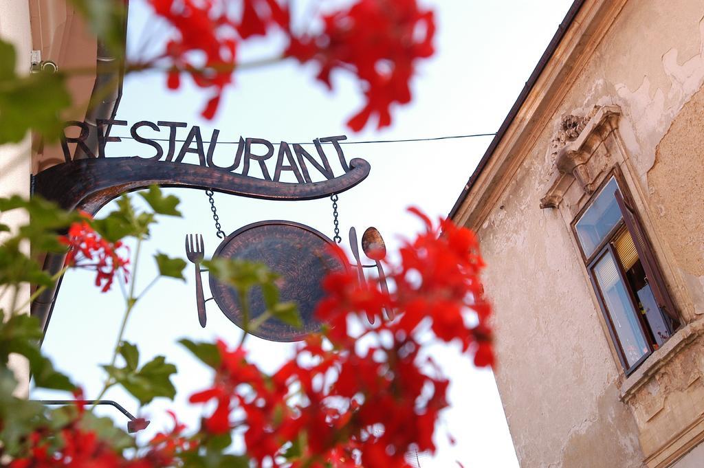 Erhardt Superior Rooms Σόπρον Εξωτερικό φωτογραφία